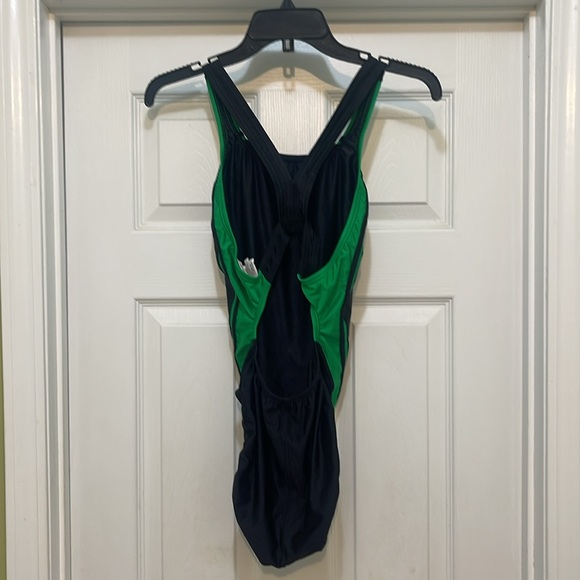 NWT Speedo - black and green speedo one piece swimsuit - size 14/40 - Picture 2 of 4